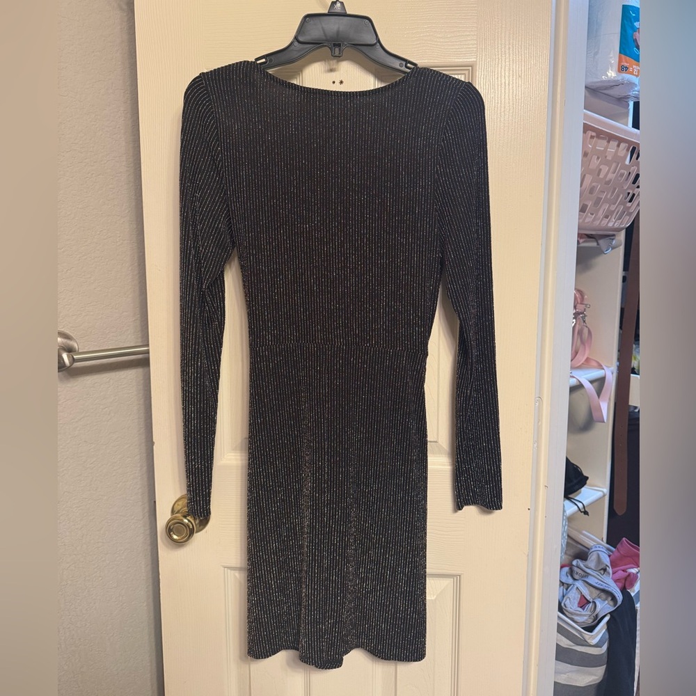 Black & Gold Glitter Long Sleeve Dress - Picture 5 of 6